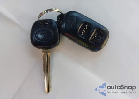 2005 Toyota Corolla Le z USA, uszkodzony, nr VIN 2T1BR32E85C404850